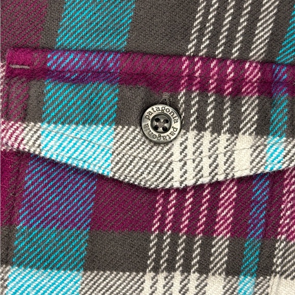 Patagonia Women’s Fjord Flannel Shirt
Organic Cotton Plaid Button Down – Size 8 - Picture 5 of 5